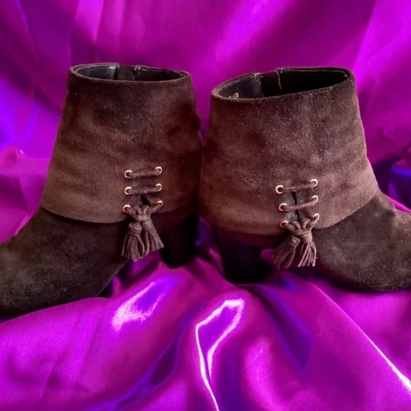 Van Eli Brown Suede Boots - Picture 11 of 11